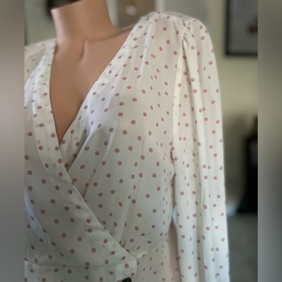 Almost Famous Large V Neck Blouse Top - Picture 5 of 13